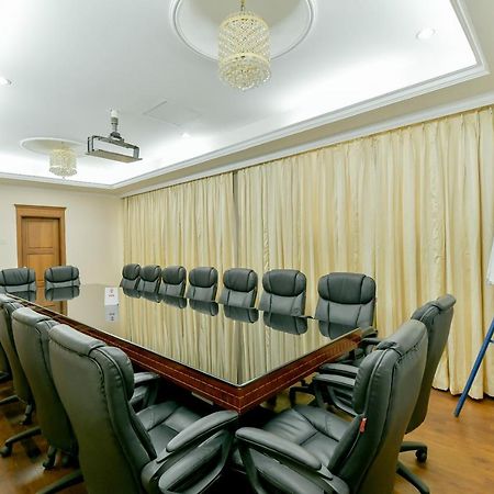 Capital O 15854 Grand Seasons Hotell Kochi Eksteriør bilde