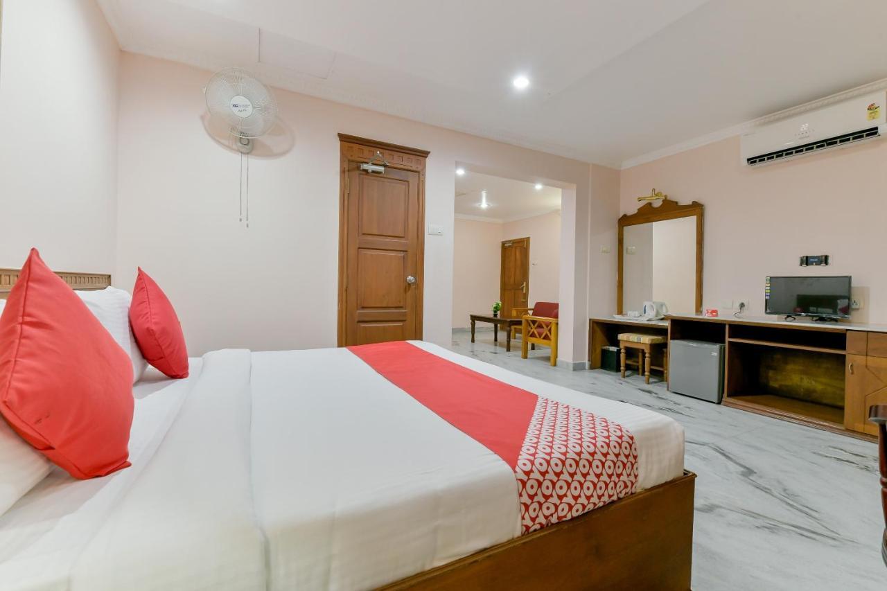 Capital O 15854 Grand Seasons Hotell Kochi Eksteriør bilde