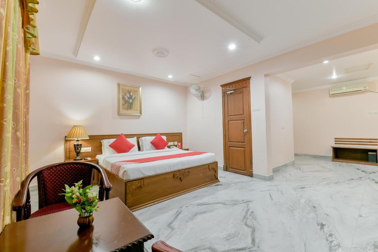 Capital O 15854 Grand Seasons Hotell Kochi Eksteriør bilde